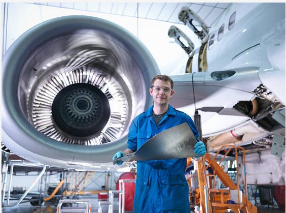 O que faz e como ser um mecânico de manutenção de aeronaves?
