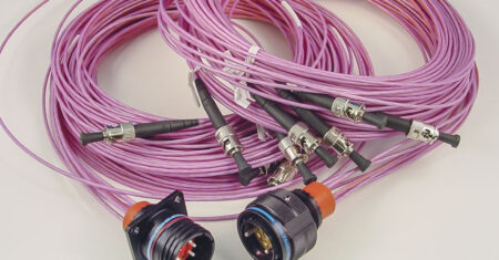Como a Fibra Óptica é usada em uma aeronave?